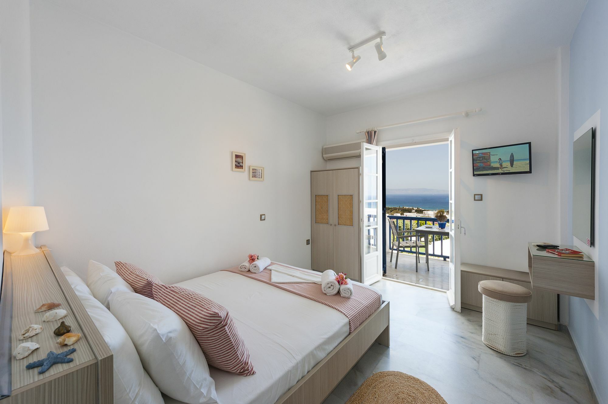 Dryades Family Hotel Drios Dış mekan fotoğraf
